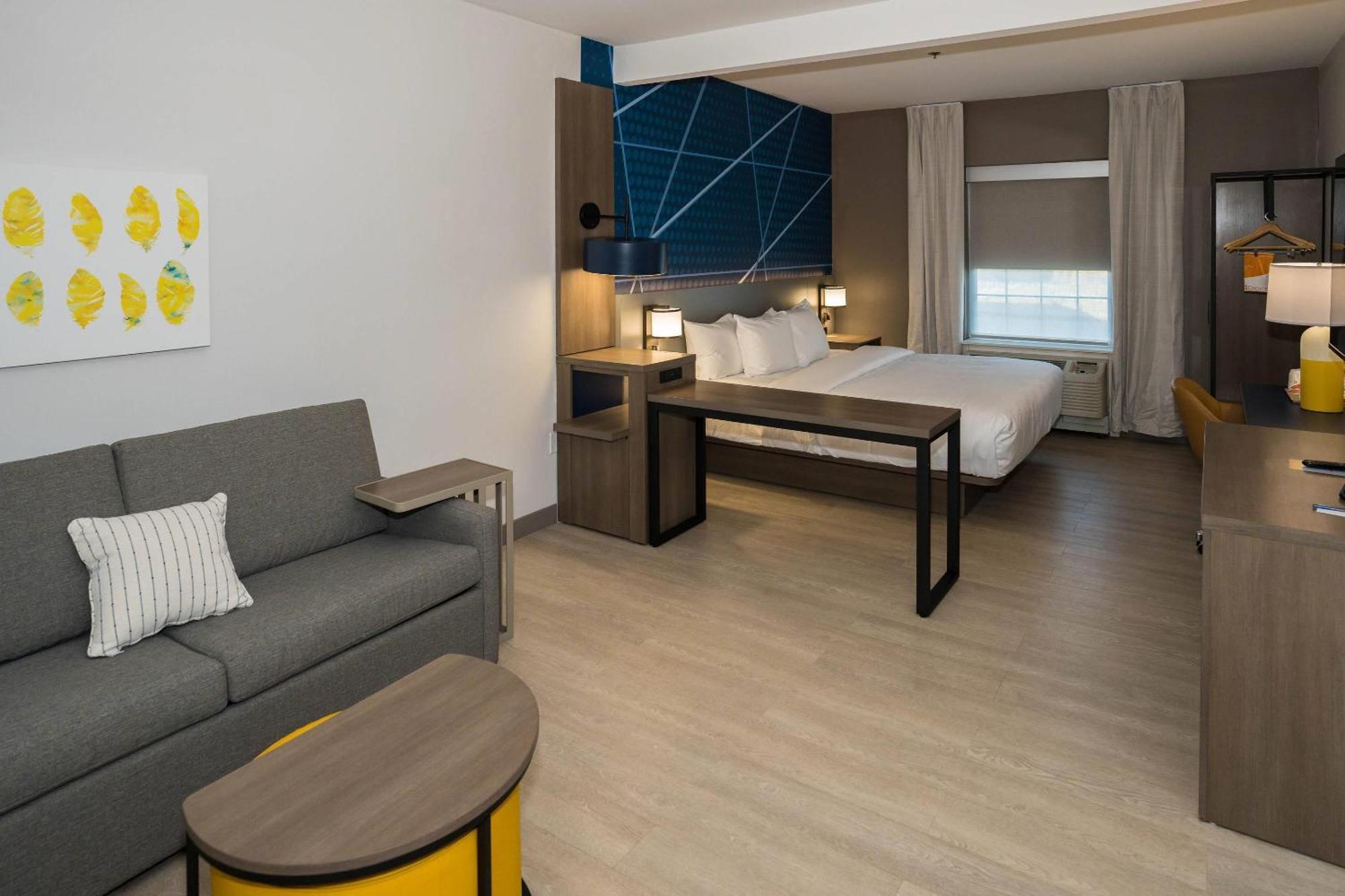 Comfort Inn & Suites River City Decatur Buitenkant foto