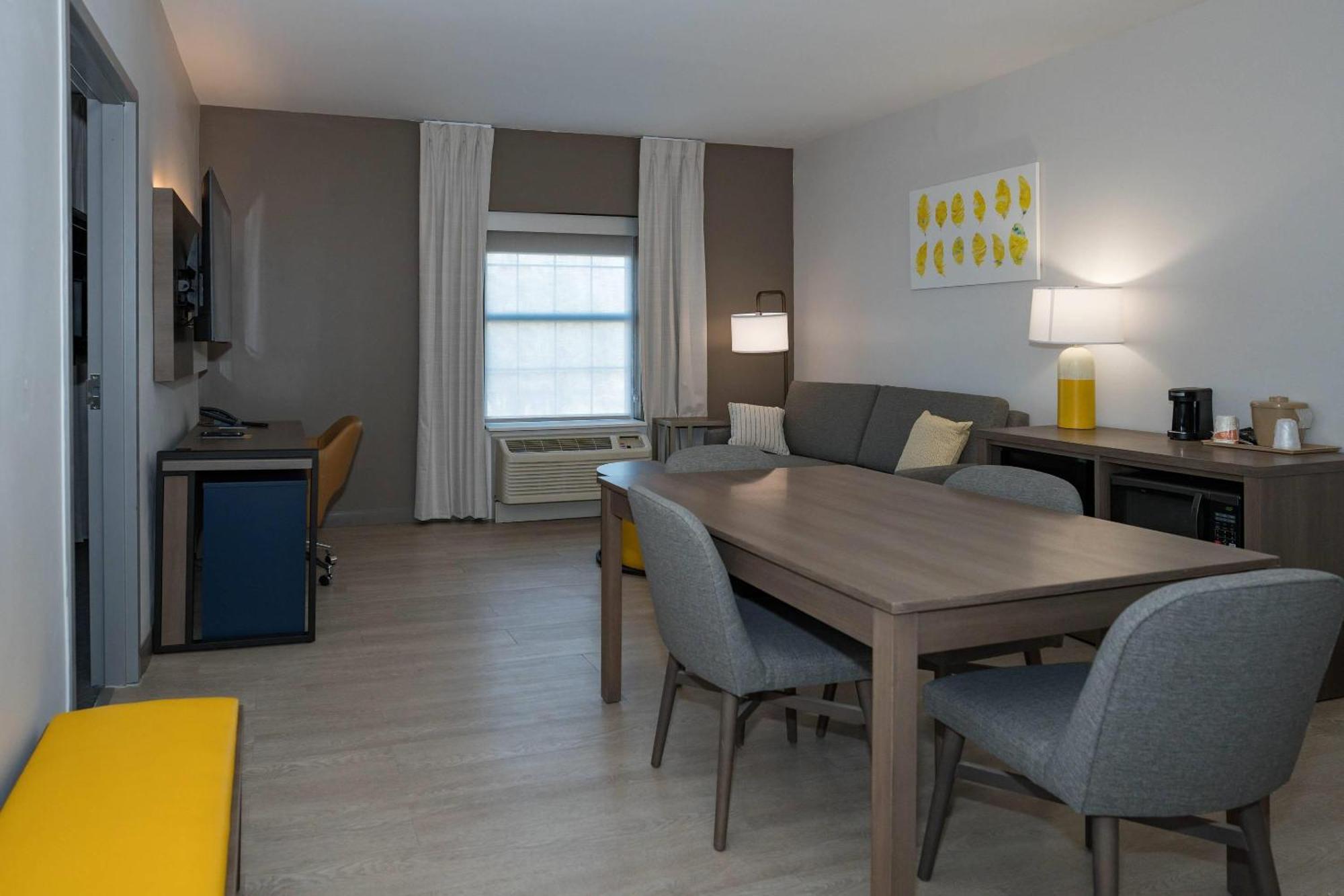 Comfort Inn & Suites River City Decatur Buitenkant foto